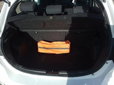 Toyota Yaris 1.5 100H Active 74 kW (100 CV) 8 Toyota Yaris 1.5 100H Active 74 kW (100 CV) 8