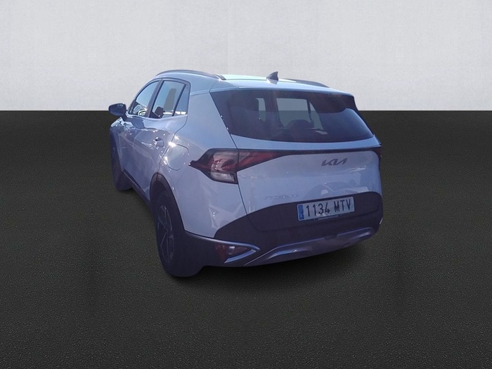 Kia Sportage 1.6 CRDi MHEV Drive 4x2 100 kW (136 CV) Vehículo usado en Madrid Kia Sportage 1.6 CRDi MHEV Drive 4x2 100 kW (136 CV) Vehículo usado en Madrid