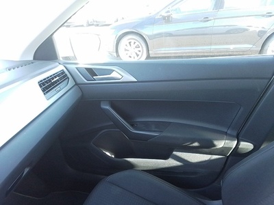 Volkswagen Polo Advance 1.0 TSI 70 kW (95 CV) 13 Volkswagen Polo Advance 1.0 TSI 70 kW (95 CV) 13