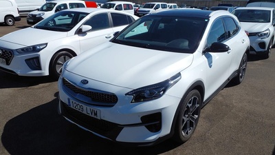 Kia XCeed 1.5 MHEV Emotion DCT 118 kW (160 CV) 13 Kia XCeed 1.5 MHEV Emotion DCT 118 kW (160 CV) 13