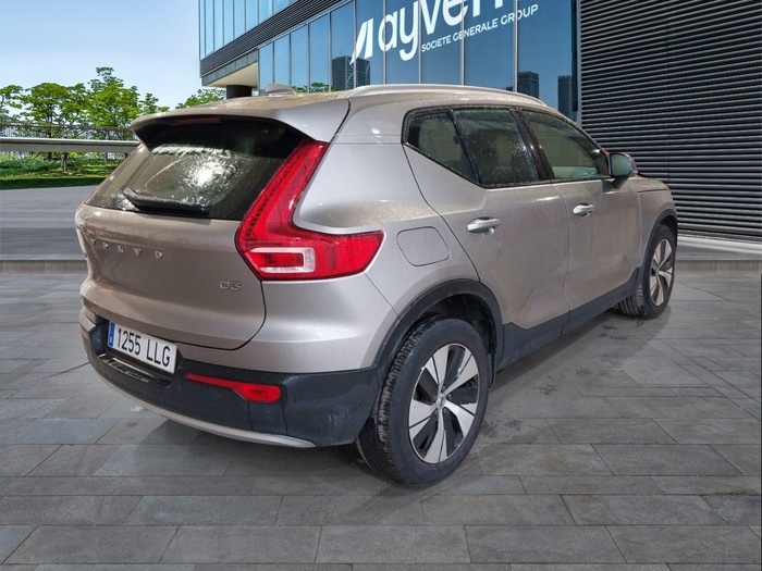 Volvo XC40 D3 Momentum Pro Auto 110 kW (150 CV) Vehículo usado en Madrid Volvo XC40 D3 Momentum Pro Auto 110 kW (150 CV) Vehículo usado en Madrid