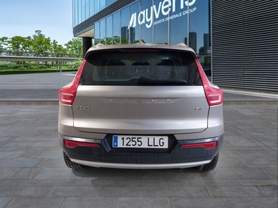 Volvo XC40 D3 Momentum Pro Auto 110 kW (150 CV) 5 Volvo XC40 D3 Momentum Pro Auto 110 kW (150 CV) 5