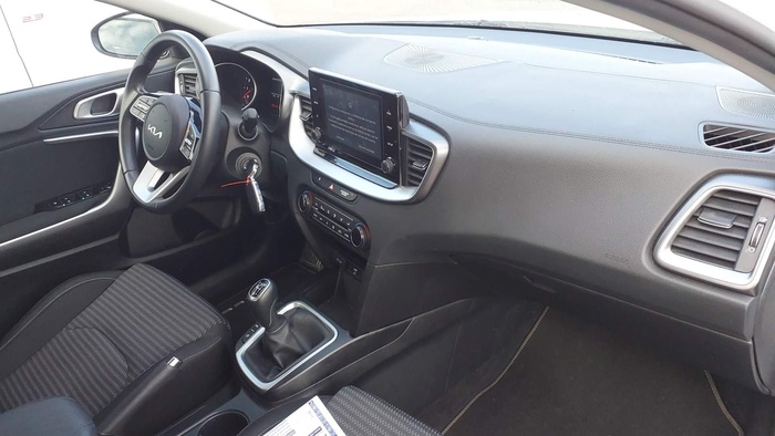 Kia Ceed 1.0 T-GDI Drive 74 kW (100 CV) Vehículo usado en Madrid Kia Ceed 1.0 T-GDI Drive 74 kW (100 CV) Vehículo usado en Madrid