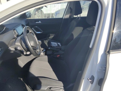 Peugeot 308 BlueHDi 130 S&S Style 96 kW (130 CV) 13 Peugeot 308 BlueHDi 130 S&S Style 96 kW (130 CV) 13