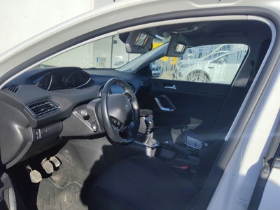 Peugeot 308 BlueHDi 130 S&S Style 96 kW (130 CV) 12 Peugeot 308 BlueHDi 130 S&S Style 96 kW (130 CV) 12