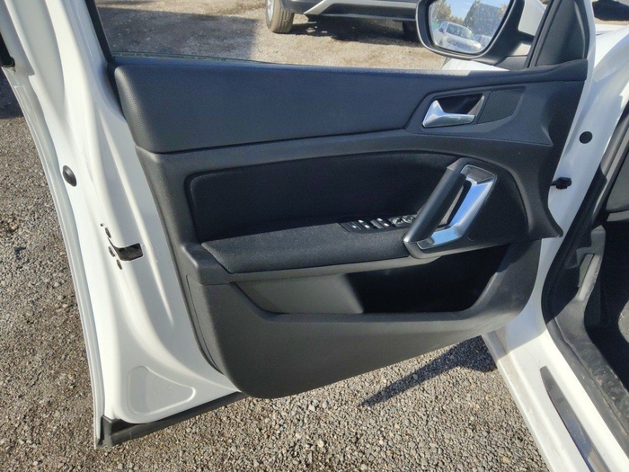 Peugeot 308 BlueHDi 130 S&S Style 96 kW (130 CV) Vehículo usado en Madrid Peugeot 308 BlueHDi 130 S&S Style 96 kW (130 CV) Vehículo usado en Madrid