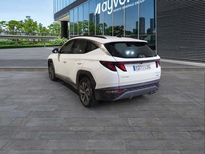 Hyundai Tucson 1.6 TGDI HEV Maxx Auto 169 kW (230 CV) Vehículo usado en Madrid Hyundai Tucson 1.6 TGDI HEV Maxx Auto 169 kW (230 CV) Vehículo usado en Madrid