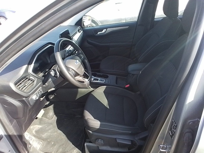 Ford Kuga 2.5 Duratec FHEV Titanium Auto 140 kW (190 CV) Vehículo usado en Madrid Ford Kuga 2.5 Duratec FHEV Titanium Auto 140 kW (190 CV) Vehículo usado en Madrid