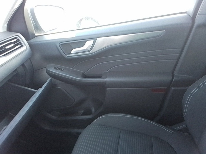 Ford Kuga 2.5 Duratec FHEV Titanium Auto 140 kW (190 CV) Vehículo usado en Madrid Ford Kuga 2.5 Duratec FHEV Titanium Auto 140 kW (190 CV) Vehículo usado en Madrid