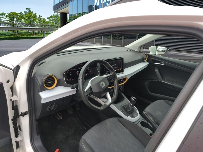 SEAT Arona 1.0 TSI Style 81 kW (110 CV) Vehículo usado en Madrid SEAT Arona 1.0 TSI Style 81 kW (110 CV) Vehículo usado en Madrid