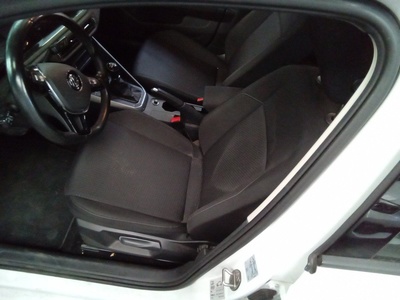 Volkswagen Polo Advance 1.6 TDI 70 kW (95 CV) 15 Volkswagen Polo Advance 1.6 TDI 70 kW (95 CV) 15