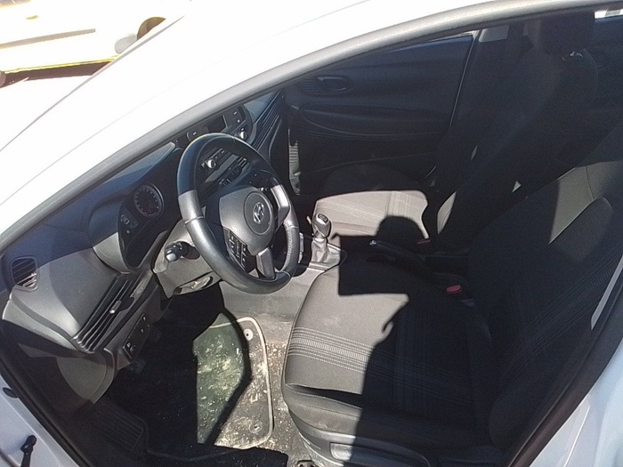 Hyundai i20 1.0 TGDI 48V Essence 74 kW (100 CV) Vehículo usado en Madrid Hyundai i20 1.0 TGDI 48V Essence 74 kW (100 CV) Vehículo usado en Madrid