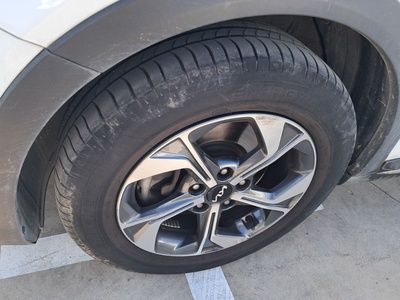 Kia XCeed 1.0 T-GDi Drive 88 kW (120 CV) 8 Kia XCeed 1.0 T-GDi Drive 88 kW (120 CV) 8