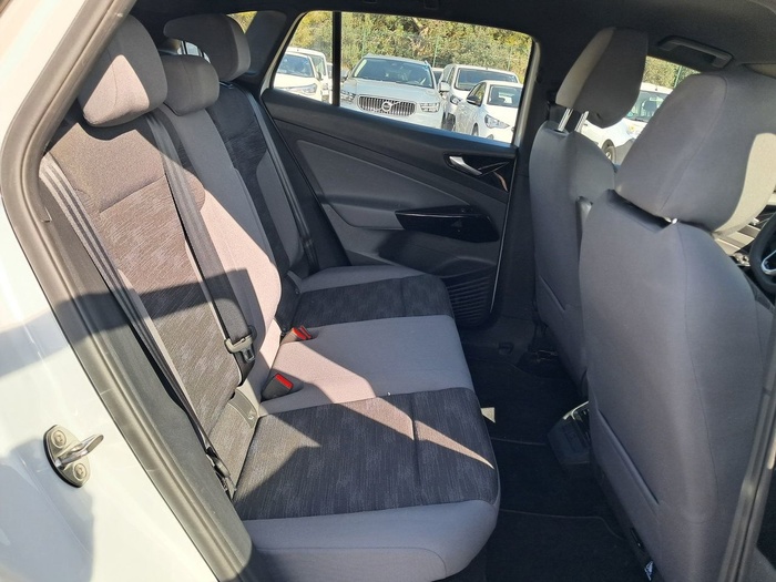 Volkswagen ID.4 Pure Automático 109 kW (148 CV) Vehículo usado en Madrid Volkswagen ID.4 Pure Automático 109 kW (148 CV) Vehículo usado en Madrid