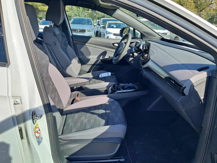 Volkswagen ID.4 Pure Automático 109 kW (148 CV) Vehículo usado en Madrid Volkswagen ID.4 Pure Automático 109 kW (148 CV) Vehículo usado en Madrid