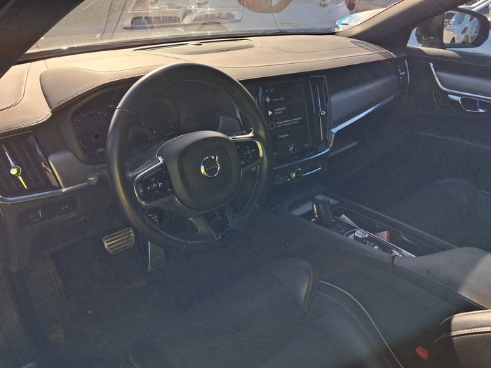 Volvo S90 B4 G R-Design Auto 145 kW (197 CV) Vehículo usado en Madrid Volvo S90 B4 G R-Design Auto 145 kW (197 CV) Vehículo usado en Madrid