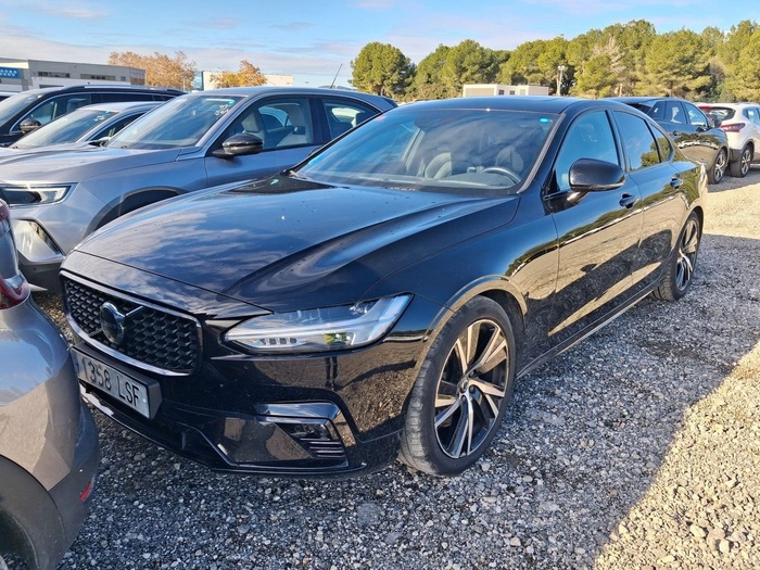 Volvo S90 B4 G R-Design Auto 145 kW (197 CV) Vehículo usado en Madrid Volvo S90 B4 G R-Design Auto 145 kW (197 CV) Vehículo usado en Madrid