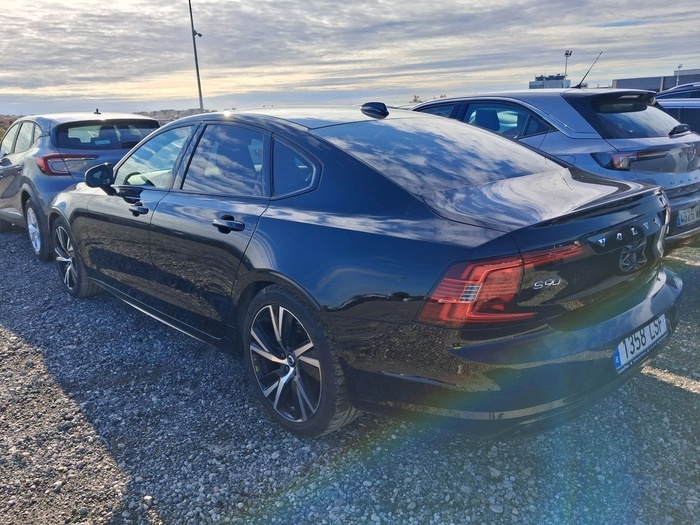Volvo S90 B4 G R-Design Auto 145 kW (197 CV) Vehículo usado en Madrid Volvo S90 B4 G R-Design Auto 145 kW (197 CV) Vehículo usado en Madrid