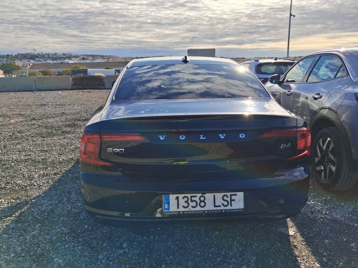 Volvo S90 B4 G R-Design Auto 145 kW (197 CV) Vehículo usado en Madrid Volvo S90 B4 G R-Design Auto 145 kW (197 CV) Vehículo usado en Madrid