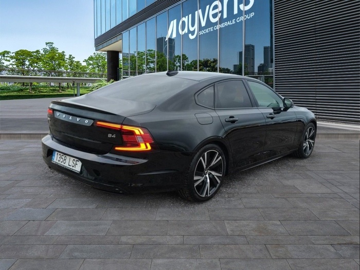 Volvo S90 B4 G R-Design Auto 145 kW (197 CV) Vehículo usado en Madrid Volvo S90 B4 G R-Design Auto 145 kW (197 CV) Vehículo usado en Madrid