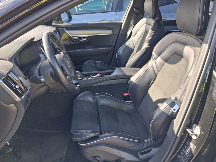 Volvo S90 B4 G R-Design Auto 145 kW (197 CV) Vehículo usado en Madrid Volvo S90 B4 G R-Design Auto 145 kW (197 CV) Vehículo usado en Madrid