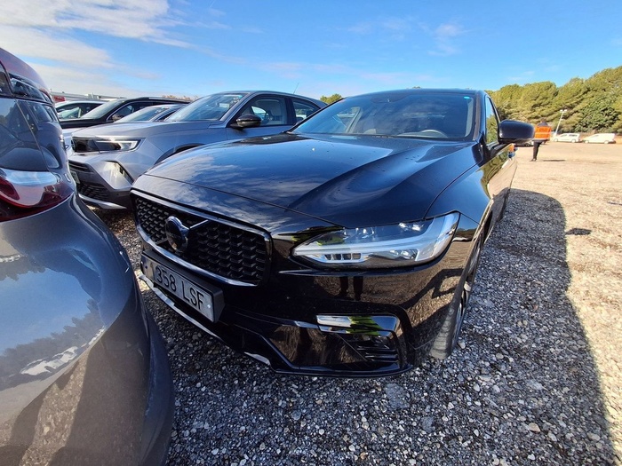 Volvo S90 B4 G R-Design Auto 145 kW (197 CV) Vehículo usado en Madrid Volvo S90 B4 G R-Design Auto 145 kW (197 CV) Vehículo usado en Madrid