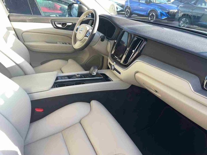 Volvo XC60 T6 Recharge Plus Bright AWD Auto 257 kW (350 CV) Vehículo usado en Madrid Volvo XC60 T6 Recharge Plus Bright AWD Auto 257 kW (350 CV) Vehículo usado en Madrid