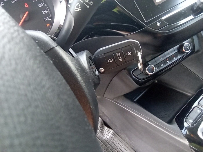 Opel Corsa 1.5D DT Edition 75 kW (102 CV) Vehículo usado en Madrid Opel Corsa 1.5D DT Edition 75 kW (102 CV) Vehículo usado en Madrid