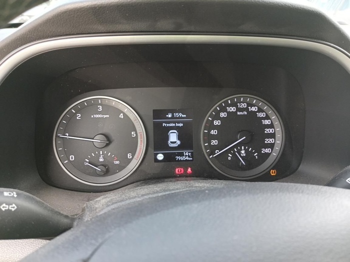 Hyundai Tucson 1.6 CRDI SLE 4x2 85 kW (116 CV) Vehículo usado en Madrid Hyundai Tucson 1.6 CRDI SLE 4x2 85 kW (116 CV) Vehículo usado en Madrid