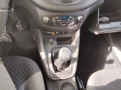 Ford Transit Courier Kombi 1.5 TDCi Trend 56 kW (75 CV) 12 Ford Transit Courier Kombi 1.5 TDCi Trend 56 kW (75 CV) 12