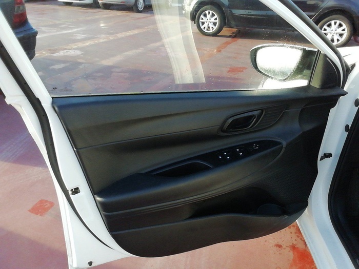 Hyundai i20 1.0 TGDI 48V Essence 74 kW (100 CV) Vehículo usado en Madrid Hyundai i20 1.0 TGDI 48V Essence 74 kW (100 CV) Vehículo usado en Madrid