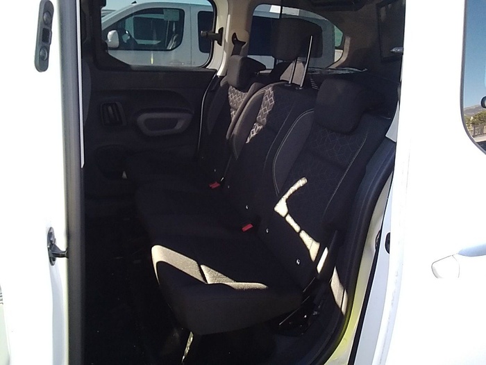 Peugeot Rifter BlueHDi 100 Active Long 73 kW (100 CV) Vehículo usado en Madrid Peugeot Rifter BlueHDi 100 Active Long 73 kW (100 CV) Vehículo usado en Madrid