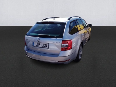 Skoda Octavia Combi 2.0 TDI Ambition DSG 110 kW (150 CV) 4 Skoda Octavia Combi 2.0 TDI Ambition DSG 110 kW (150 CV) 4