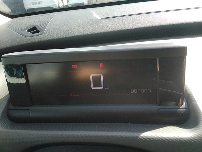 Citroen C4 Cactus BlueHDi 100 S&S Shine 75 kW (102 CV) Vehículo usado en Madrid Citroen C4 Cactus BlueHDi 100 S&S Shine 75 kW (102 CV) Vehículo usado en Madrid