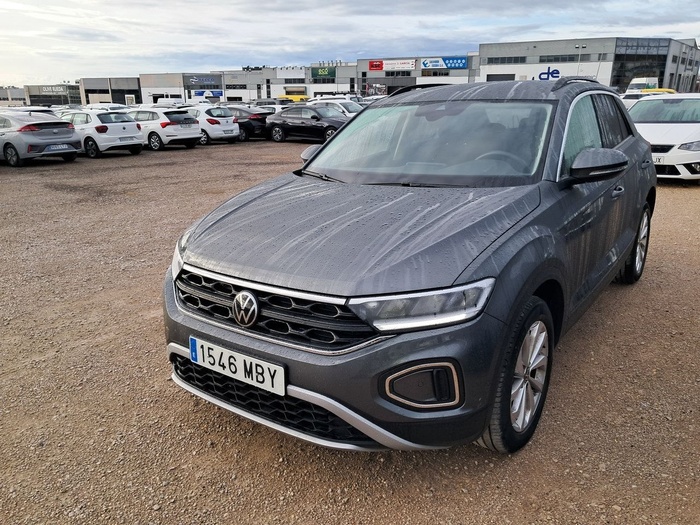 Volkswagen T-Roc Life 2.0 TDI 85 kW (115 CV) Vehículo usado en Madrid Volkswagen T-Roc Life 2.0 TDI 85 kW (115 CV) Vehículo usado en Madrid
