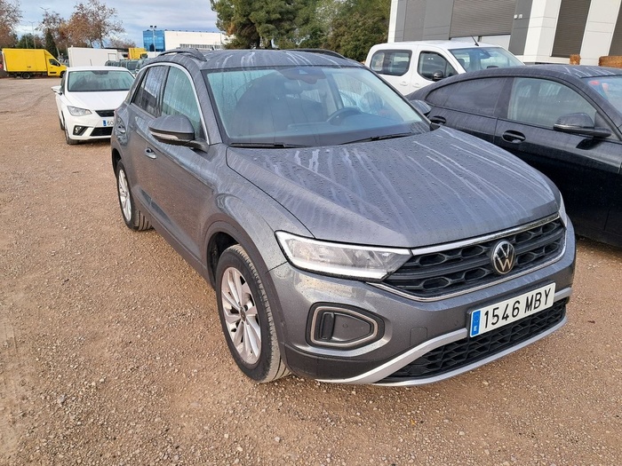 Volkswagen T-Roc Life 2.0 TDI 85 kW (115 CV) Vehículo usado en Madrid Volkswagen T-Roc Life 2.0 TDI 85 kW (115 CV) Vehículo usado en Madrid