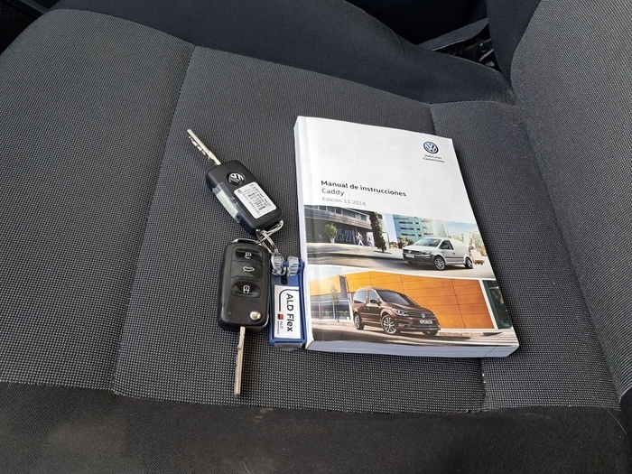 Volkswagen Caddy Profesional Kombi Profesional 2.0 TDI BMT 55 kW (75 CV) Vehículo usado en Madrid Volkswagen Caddy Profesional Kombi Profesional 2.0 TDI BMT 55 kW (75 CV) Vehículo usado en Madrid