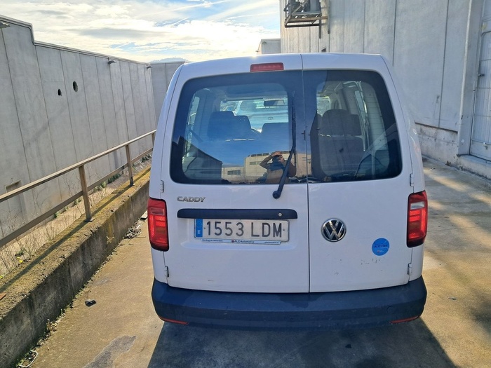 Volkswagen Caddy Profesional Kombi Profesional 2.0 TDI BMT 55 kW (75 CV) Vehículo usado en Madrid Volkswagen Caddy Profesional Kombi Profesional 2.0 TDI BMT 55 kW (75 CV) Vehículo usado en Madrid