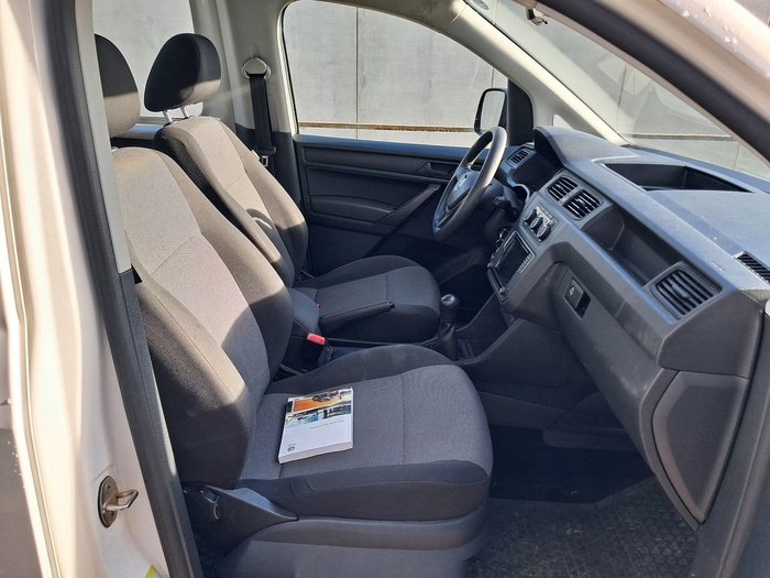 Volkswagen Caddy Profesional Kombi Profesional 2.0 TDI BMT 55 kW (75 CV) Vehículo usado en Madrid Volkswagen Caddy Profesional Kombi Profesional 2.0 TDI BMT 55 kW (75 CV) Vehículo usado en Madrid