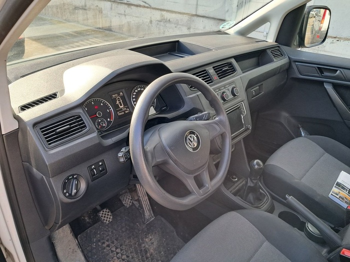 Volkswagen Caddy Profesional Kombi Profesional 2.0 TDI BMT 55 kW (75 CV) Vehículo usado en Madrid Volkswagen Caddy Profesional Kombi Profesional 2.0 TDI BMT 55 kW (75 CV) Vehículo usado en Madrid