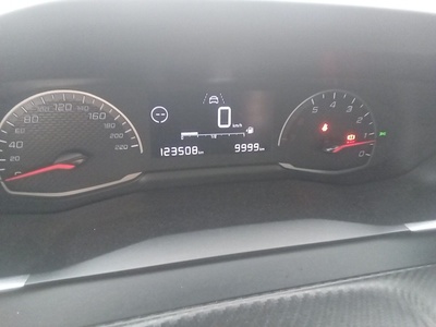 Peugeot 208 BlueHDi 100 Active 75 kW (100 CV) 8 Peugeot 208 BlueHDi 100 Active 75 kW (100 CV) 8