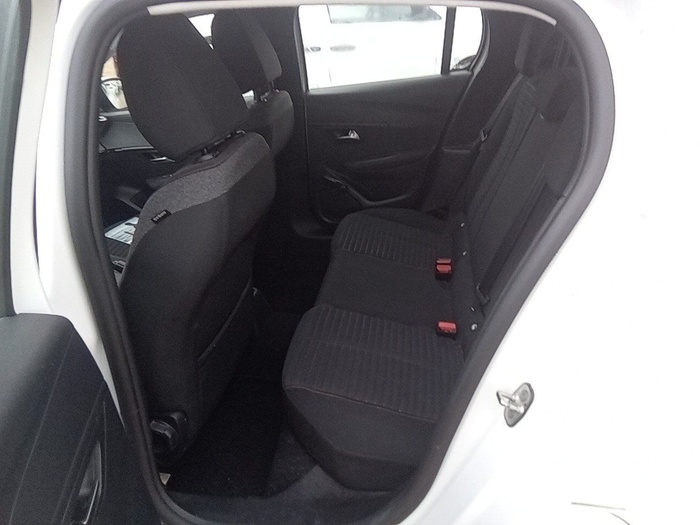 Peugeot 208 BlueHDi 100 Active 75 kW (100 CV) Vehículo usado en Madrid Peugeot 208 BlueHDi 100 Active 75 kW (100 CV) Vehículo usado en Madrid