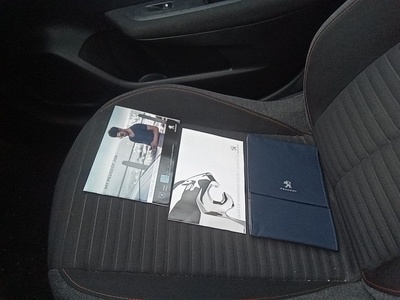 Peugeot 208 BlueHDi 100 Active 75 kW (100 CV) 14 Peugeot 208 BlueHDi 100 Active 75 kW (100 CV) 14