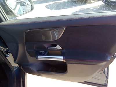 Mercedes-Benz GLA 200 D 110 kW (150 CV) 9 Mercedes-Benz GLA 200 D 110 kW (150 CV) 9