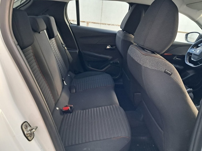 Peugeot 208 BlueHDi 100 Active 75 kW (100 CV) Vehículo usado en Madrid Peugeot 208 BlueHDi 100 Active 75 kW (100 CV) Vehículo usado en Madrid