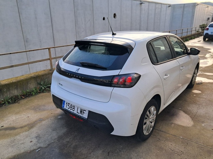 Peugeot 208 BlueHDi 100 Active 75 kW (100 CV) Vehículo usado en Madrid Peugeot 208 BlueHDi 100 Active 75 kW (100 CV) Vehículo usado en Madrid