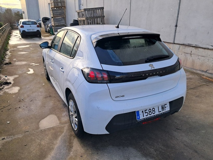 Peugeot 208 BlueHDi 100 Active 75 kW (100 CV) Vehículo usado en Madrid Peugeot 208 BlueHDi 100 Active 75 kW (100 CV) Vehículo usado en Madrid