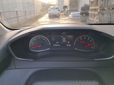 Peugeot 208 BlueHDi 100 Active 75 kW (100 CV) 14 Peugeot 208 BlueHDi 100 Active 75 kW (100 CV) 14