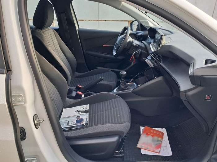 Peugeot 208 BlueHDi 100 Active 75 kW (100 CV) Vehículo usado en Madrid Peugeot 208 BlueHDi 100 Active 75 kW (100 CV) Vehículo usado en Madrid