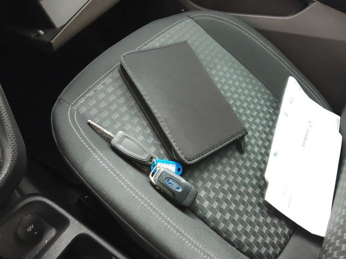 Ford Transit Connect Kombi 1.5 TDCI Trend 220 L1 74 kW (100 CV) Vehículo usado en Madrid Ford Transit Connect Kombi 1.5 TDCI Trend 220 L1 74 kW (100 CV) Vehículo usado en Madrid